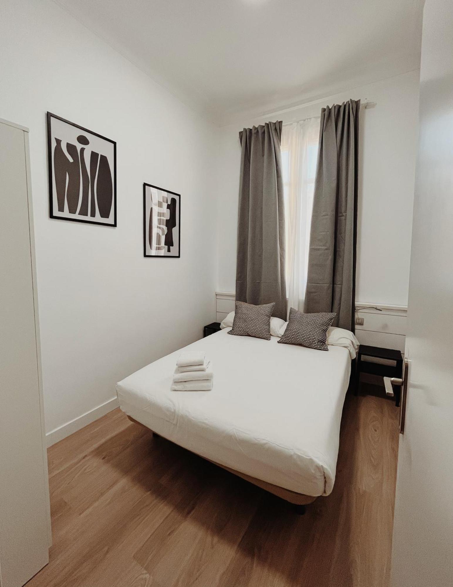 Apartamentos Express By Gaiarooms برشلونة المظهر الخارجي الصورة