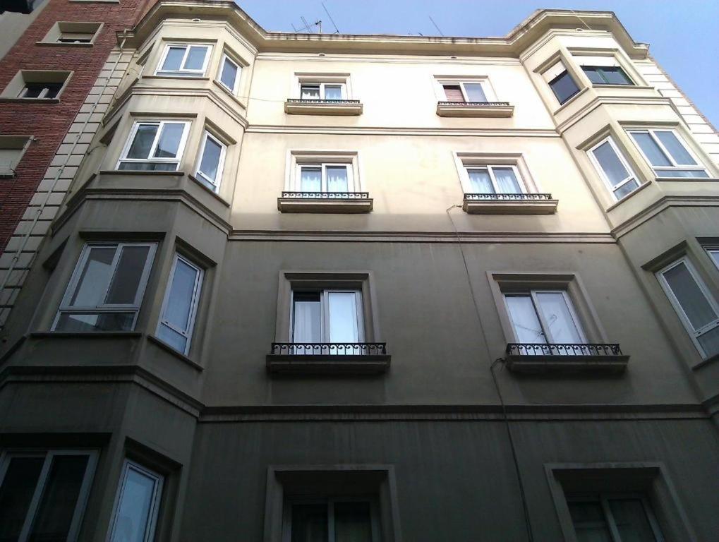 Apartamentos Express By Gaiarooms برشلونة المظهر الخارجي الصورة